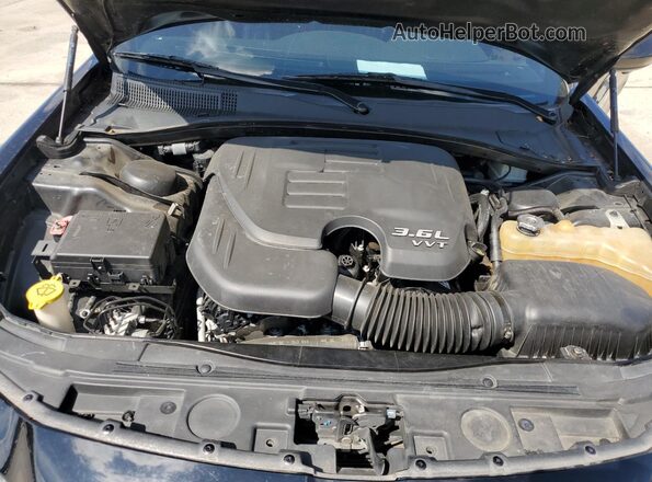 2C3CCABG3KH683884 2019 CHRYSLER 300 Черный Вид задней части салона