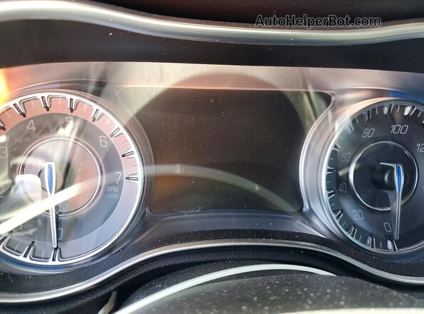 2C3CCABG4MH532796 2021 CHRYSLER 300 Gray ხელსაწყოთა პანელის ხედი