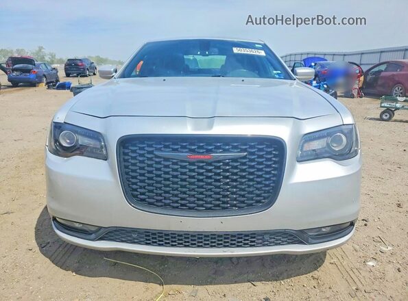 2C3CCABG4NH225811 2022 CHRYSLER 300 Silver Widok z przodu