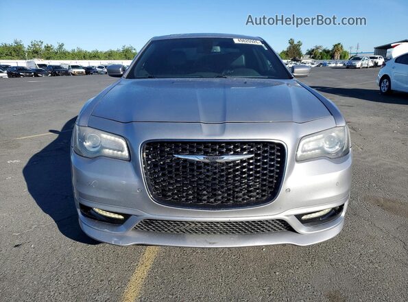 2C3CCABG5JH137246 2018 CHRYSLER 300 Серебряный Вид спереди