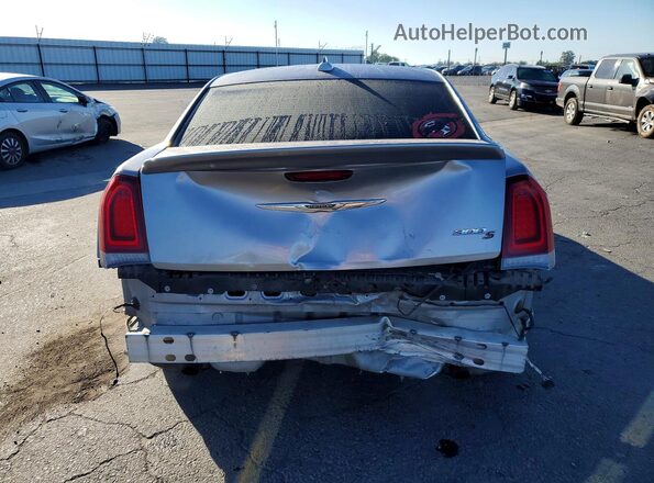 2C3CCABG5JH137246 2018 CHRYSLER 300 Серебряный Вид сзади