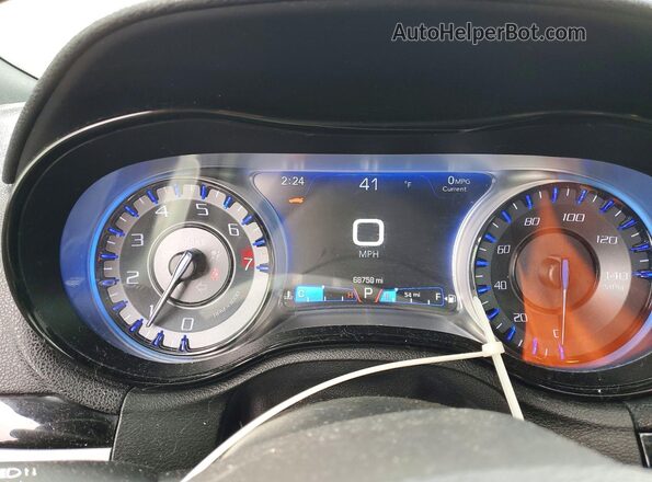 2C3CCABG6HH662682 2017 CHRYSLER 300 Черный Вид щитка приборов
