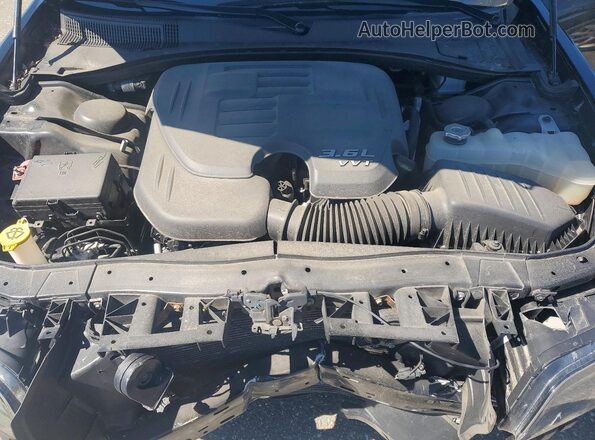 2C3CCABG7PH585187 2023 CHRYSLER 300 Черный Вид задней части салона