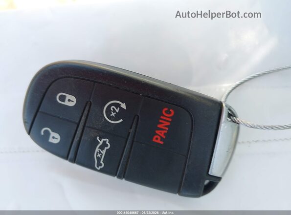 2C3CCABG9KH690726 2019 CHRYSLER 300 Белый Вид панели приборов