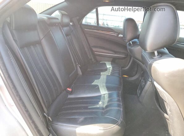 2C3CCABG9NH167582 2022 CHRYSLER 300 Серебряный Вид задних сидений