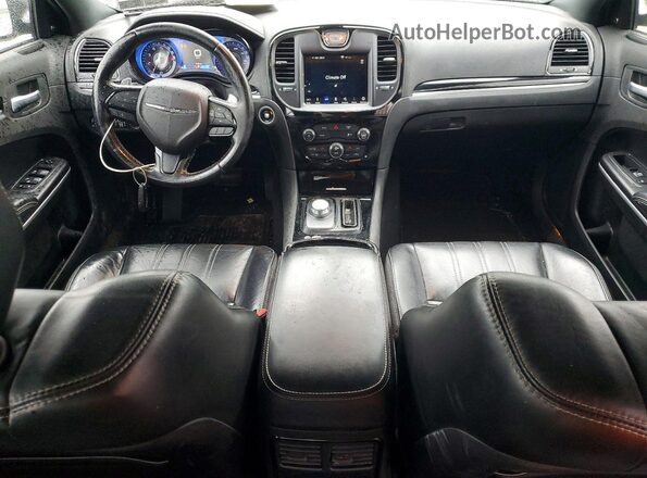 2C3CCABGXKH635105 2019 CHRYSLER 300 Черный Вид панели приборов