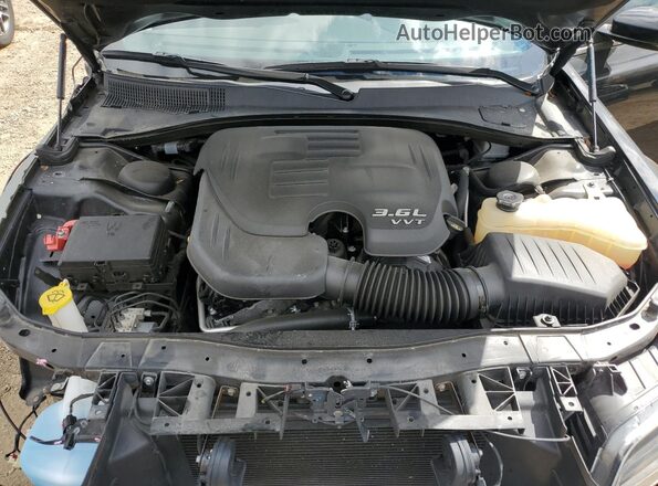 2C3CCABGXPH524206 2023 CHRYSLER 300 Черный Вид задней части салона