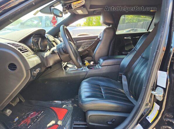 2C3CCABGXPH613810 2023 CHRYSLER 300 Черный Вид салона спереди