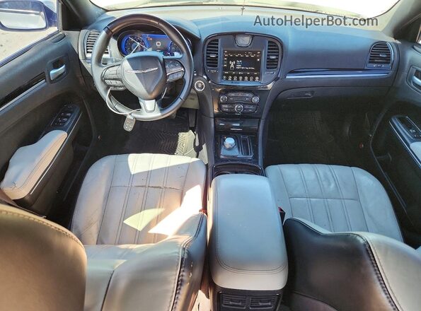 2C3CCABT5HH547035 2017 CHRYSLER 300 Белый Вид панели приборов