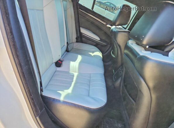 2C3CCABT5HH547035 2017 CHRYSLER 300 Белый Вид задних сидений