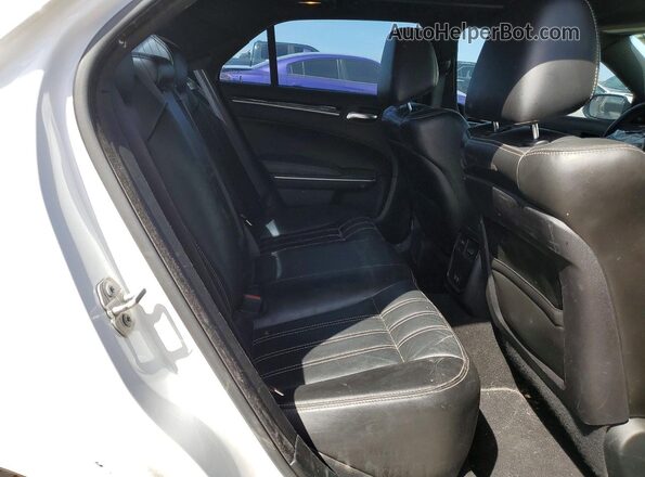 2C3CCABT6LH141869 2020 CHRYSLER 300 White Widok tylnych siedzeń