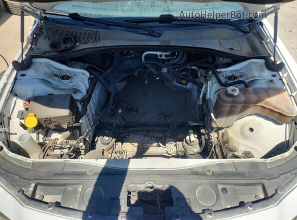 2C3CCABT8HH557963 2017 CHRYSLER 300 Белый Вид задней части салона