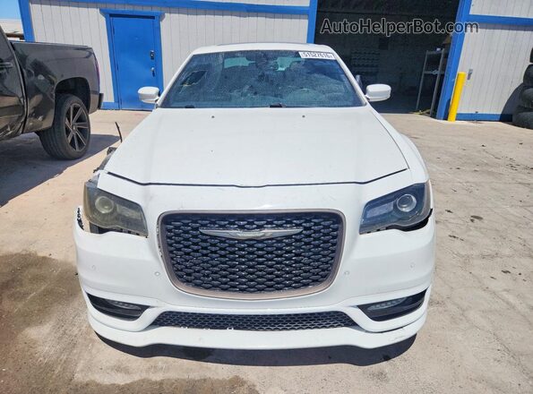 2C3CCABT8HH557963 2017 CHRYSLER 300 Белый Вид спереди