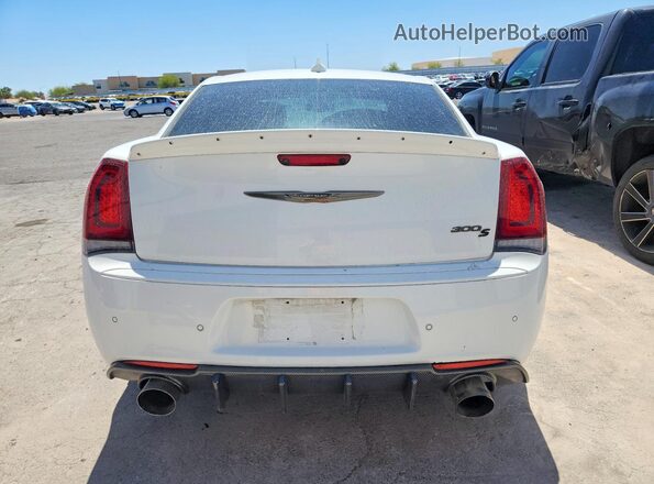 2C3CCABT8HH557963 2017 CHRYSLER 300 Белый Вид сзади