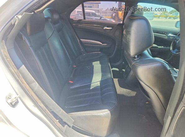2C3CCABT8HH557963 2017 CHRYSLER 300 Белый Вид задних сидений