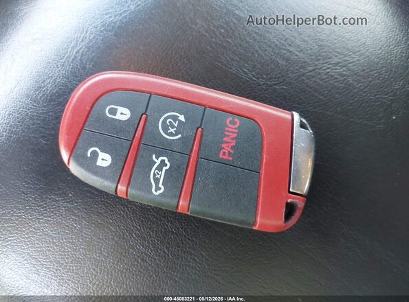 2C3CCAEG8JH159589 2018 CHRYSLER 300 Бордовый Вид панели приборов