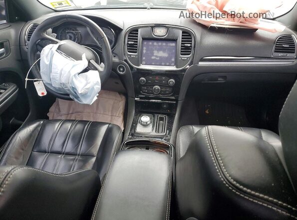 2C3CCAGG1KH524192 2019 CHRYSLER 300 Серый Вид панели приборов
