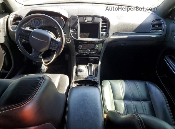2C3CCAGG1KH542627 2019 CHRYSLER 300 Белый Вид панели приборов