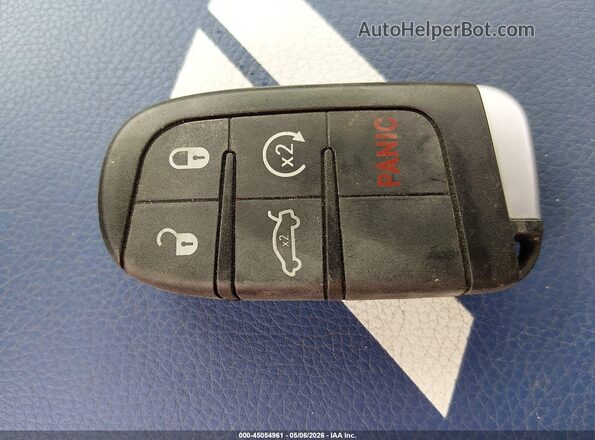2C3CCAGG2LH151004 2020 CHRYSLER 300 Черный Вид панели приборов