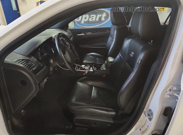 2C3CCAGG4NH135325 2022 CHRYSLER 300 White Vista interior delantera