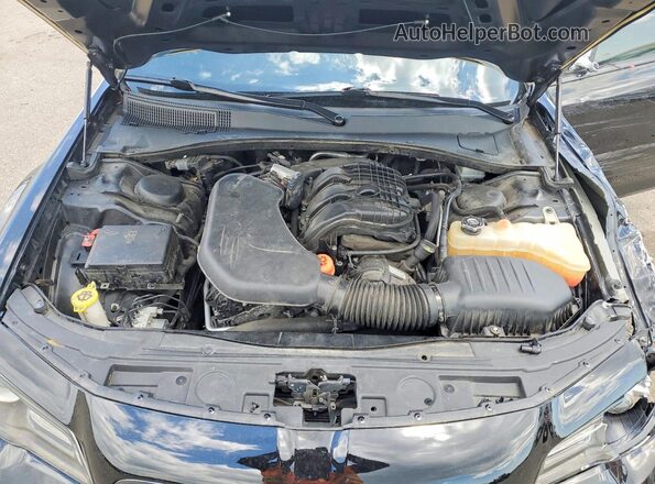 2C3CCAGG6HH512550 2017 CHRYSLER 300 Черный Вид задней части салона