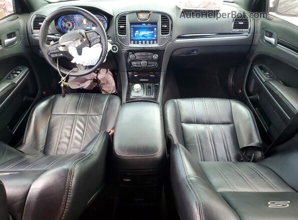 2C3CCAGG6HH512550 2017 CHRYSLER 300 Черный Вид панели приборов