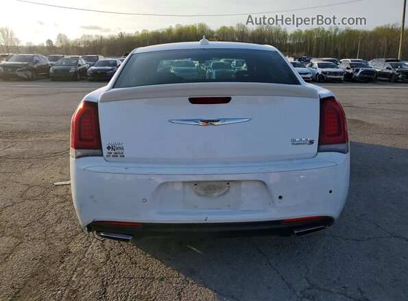 2C3CCAGGXHH534812 2017 CHRYSLER 300 White Rear view