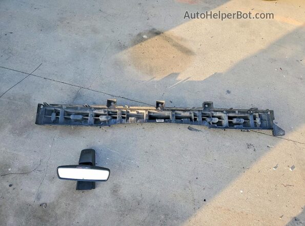 2C3CCAGGXHH534812 2017 CHRYSLER 300 White Engine compartment view