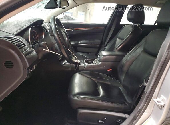 2C3CCARG5LH225660 2020 CHRYSLER 300 Silver Widok wnętrza z przodu