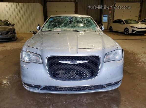 2C3CCARG5LH225660 2020 CHRYSLER 300 Silver Widok z przodu