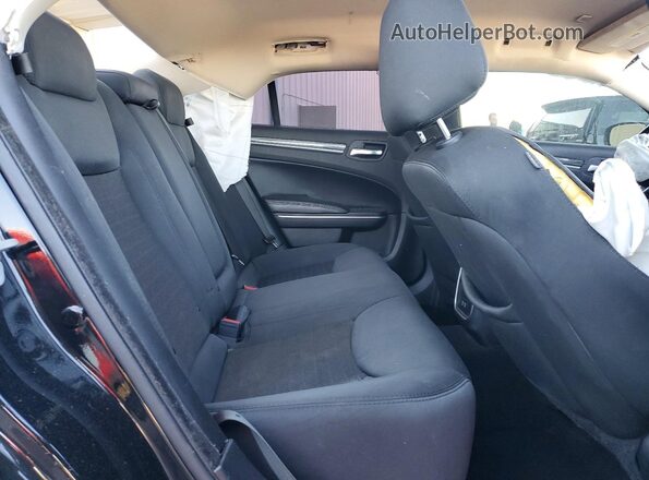 2C3CCARG7LH123132 2020 CHRYSLER 300 Black Widok tylnych siedzeń