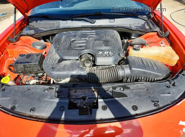 2C3CDXBG0LH123676 2020 DODGE CHARGER Оранжевый Вид задней части салона