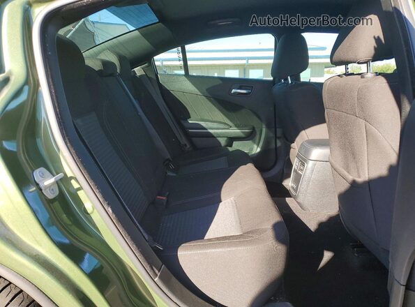 2C3CDXBG3PH674528 2023 DODGE CHARGER Green Vista de los asientos traseros