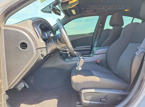 2C3CDXCT0NH152593 2022 DODGE CHARGER Серебряный Вид салона спереди