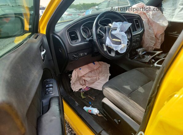 2C3CDXCT5JH150171 2018 DODGE CHARGER Yellow Vista del salpicadero