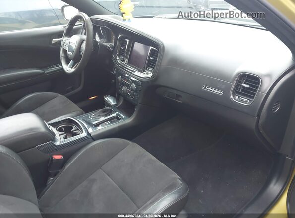 2C3CDXCT9MH636552 2021 DODGE CHARGER Желтый Вид салона спереди