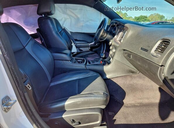 2C3CDXFG4HH507509 2017 DODGE CHARGER Белый Вид салона спереди