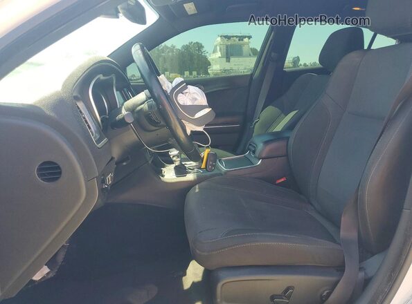 2C3CDXHG2GH178854 2016 DODGE CHARGER Белый Вид салона спереди