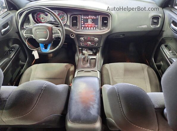 2C3CDXHG3GH196778 2016 DODGE CHARGER Серебряный Вид панели приборов