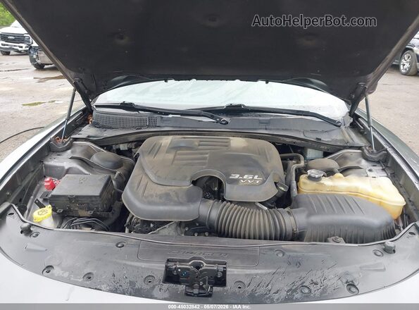 2C3CDXHG4JH156586 2018 DODGE CHARGER Серый Вид сзади