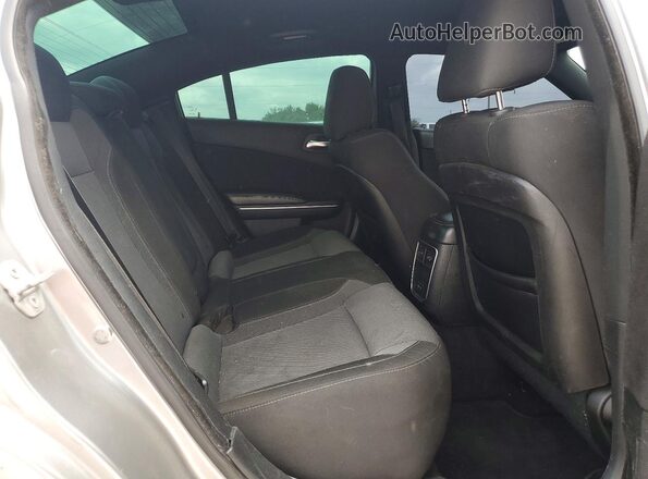 2C3CDXHG6GH185872 2016 DODGE CHARGER Silver Widok tylnych siedzeń
