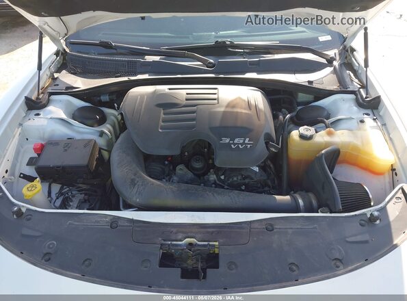 2C3CDXHG7KH585089 2019 DODGE CHARGER Белый Вид сзади