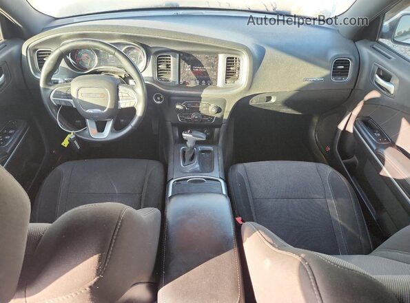 2C3CDXHG8HH584249 2017 DODGE CHARGER Белый Вид панели приборов
