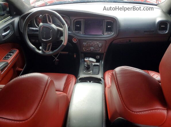 2C3CDXL9XNH195178 2022 DODGE CHARGER Красный Вид панели приборов
