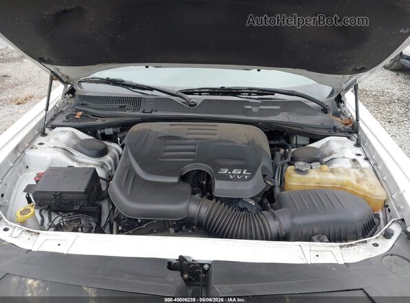 2C3CDZAG0GH184741 2016 DODGE CHALLENGER Белый Вид сзади
