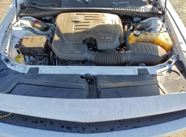 2C3CDZAG1GH312260 2016 DODGE CHALLENGER Белый Вид задней части салона