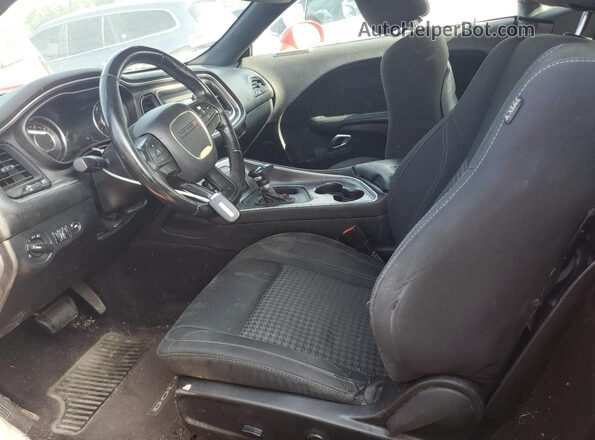 2C3CDZAG2GH209512 2016 DODGE CHALLENGER Красный Вид салона спереди