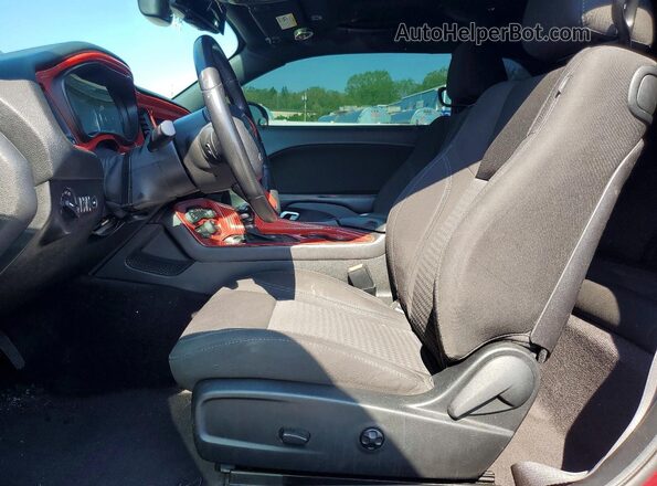 2C3CDZAG2JH322495 2018 DODGE CHALLENGER Бордовый Вид салона спереди