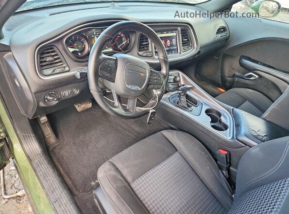 2C3CDZAG3LH240259 2020 DODGE CHALLENGER Зеленый Вид панели приборов