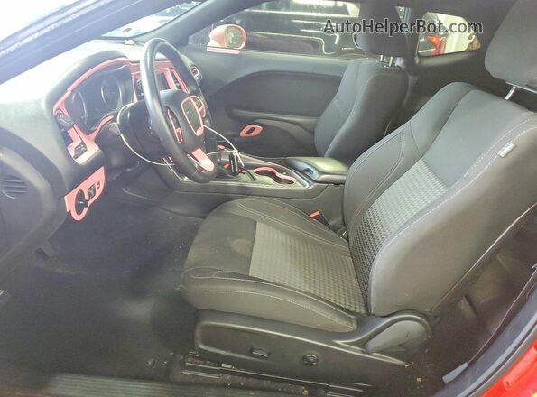 2C3CDZAG4KH687469 2019 DODGE CHALLENGER Красный Вид салона спереди